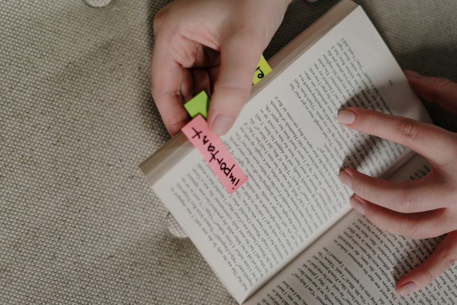 заметки с вопросами читателей на рабочем столе